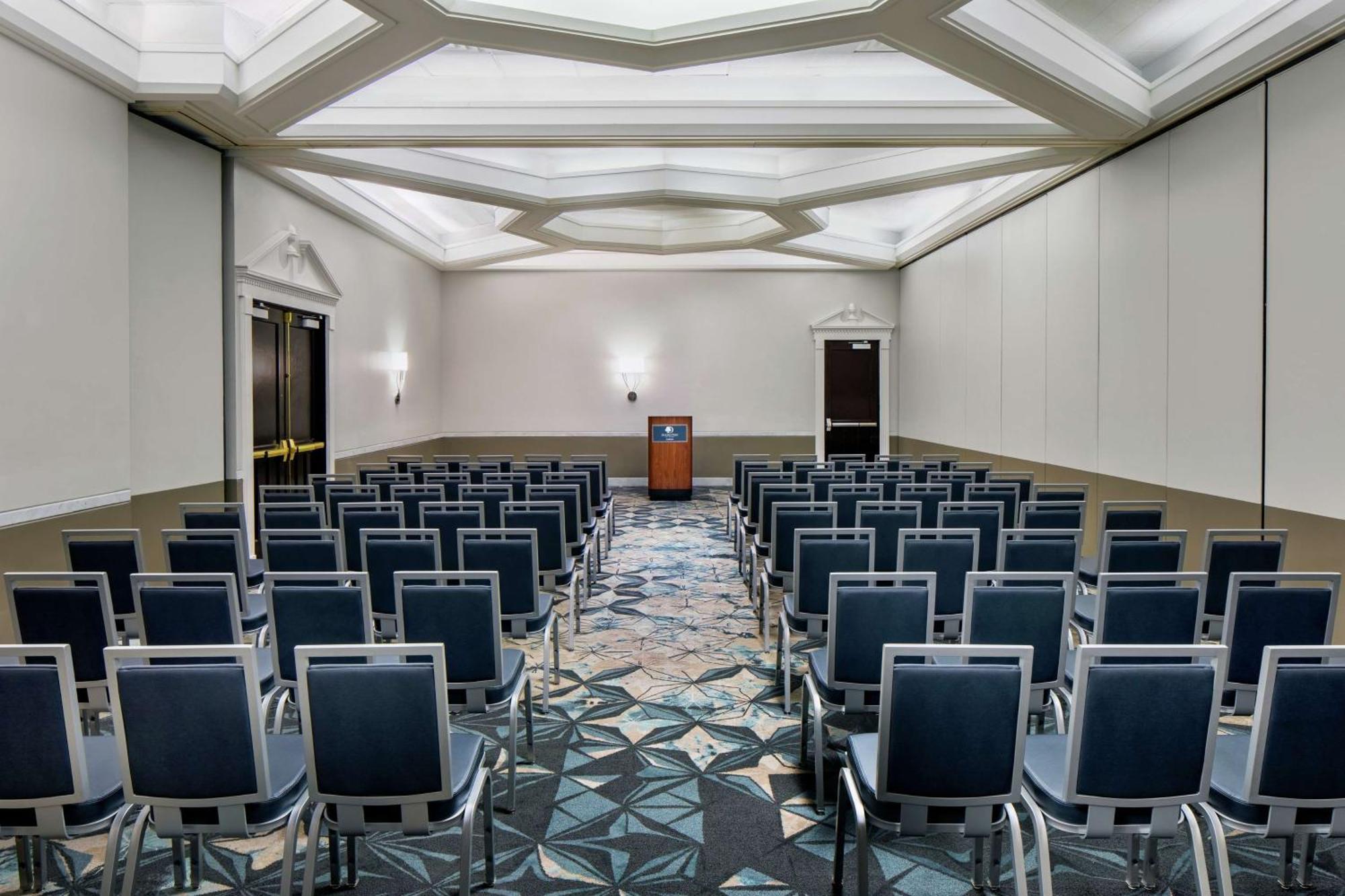 Doubletree By Hilton Nashua Hotel Exterior foto