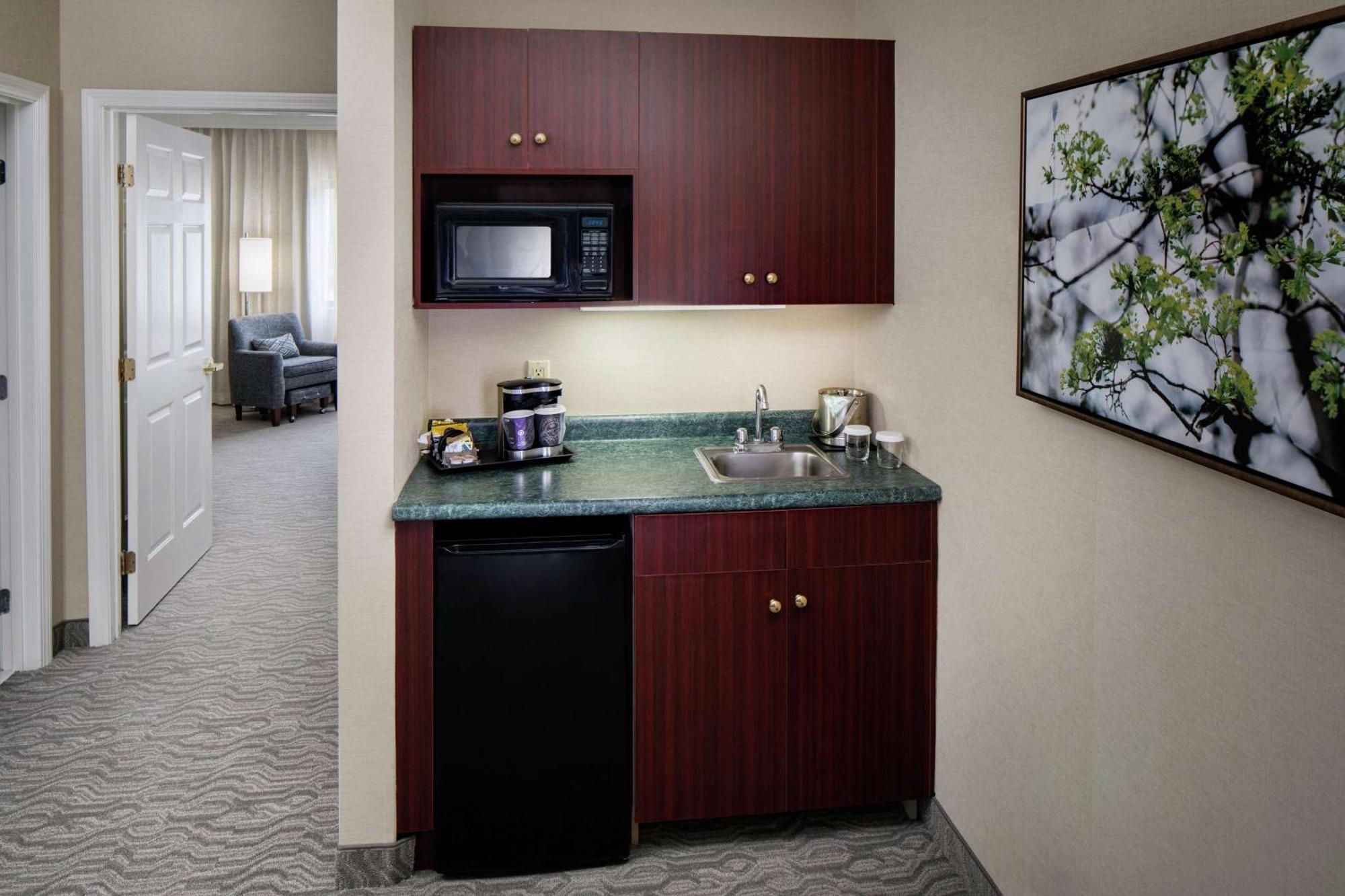 Doubletree By Hilton Nashua Hotel Exterior foto