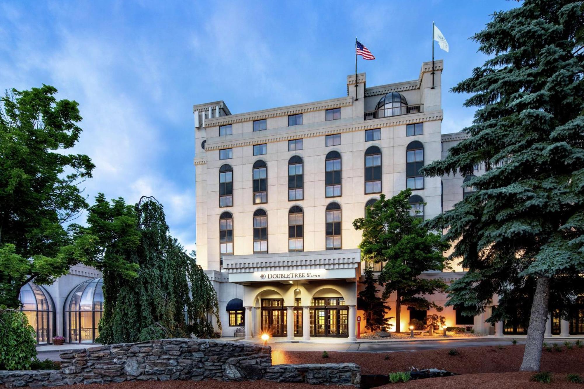 Doubletree By Hilton Nashua Hotel Exterior foto